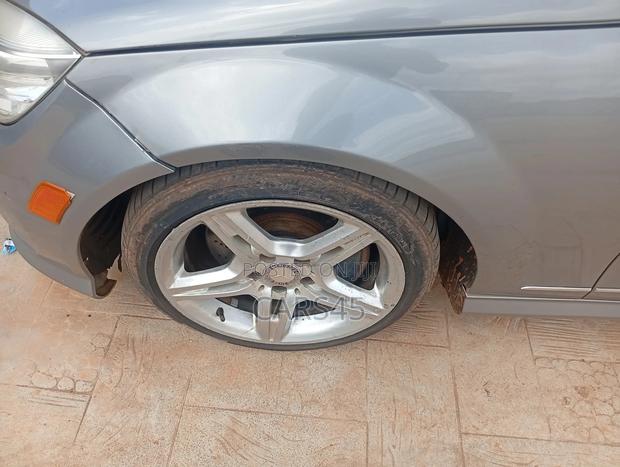 Mercedes-Benz C350 2011 Gray