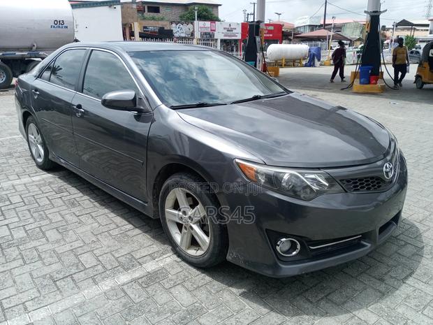 Toyota Camry 2012 Gray