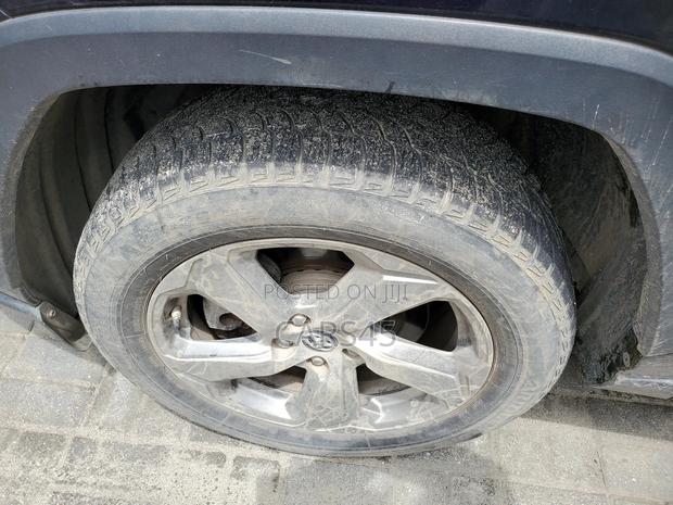 Toyota RAV4 2019 Blue