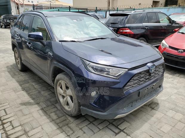 Toyota RAV4 2019 Blue