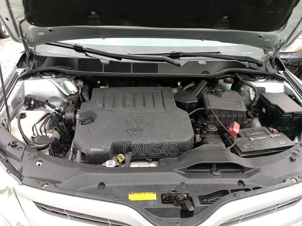 Toyota Venza XLE 4dr Wagon AWD (3.5L 6cyl 6A) 2015 Silver