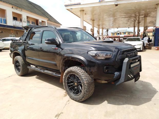 Toyota Tacoma TRD Off Road 2019 Black