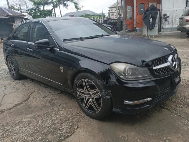 Mercedes-Benz C300 Luxury 4Matic Sedan AWD (3.0L 6cyl 7A) 2012 Black