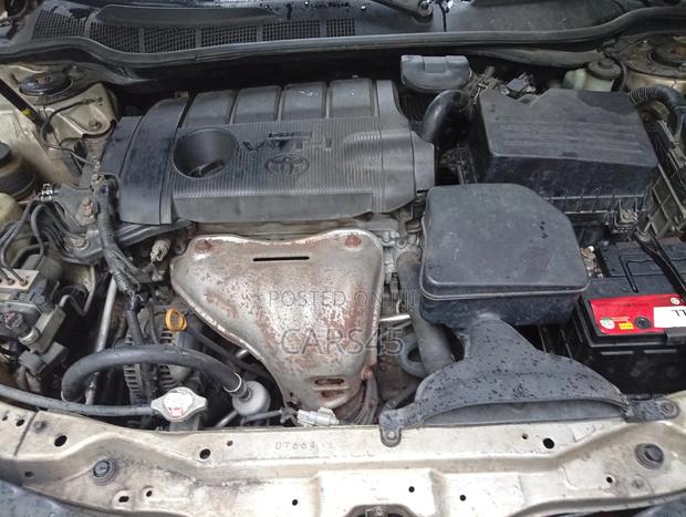 Toyota Camry 2010 Gold