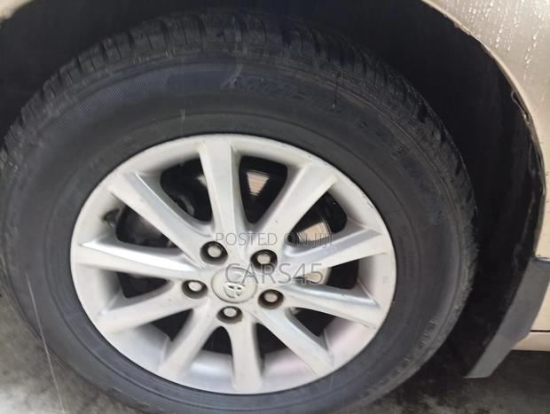 Toyota Camry 2010 Gold