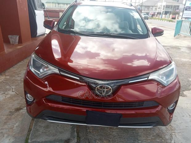 Toyota RAV4 2018 Red