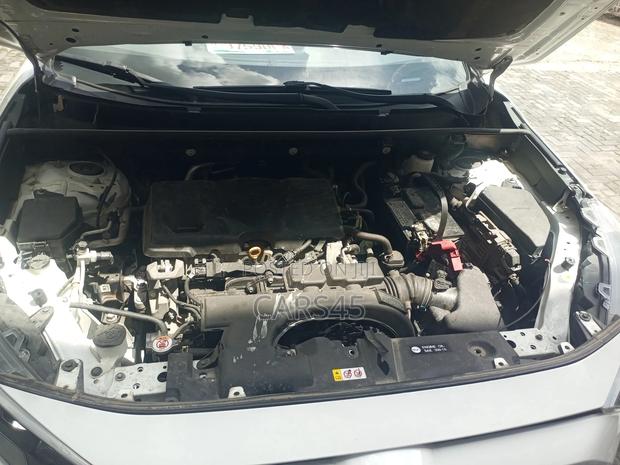 Toyota RAV4 2021 White