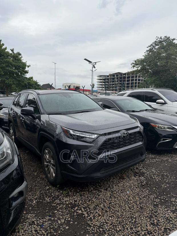 Toyota RAV4 2022 Gray