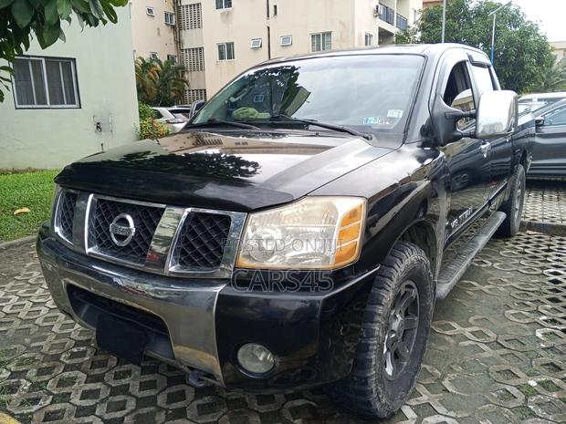 Nissan Titan Crew Cab LE 4WD 2005 Black