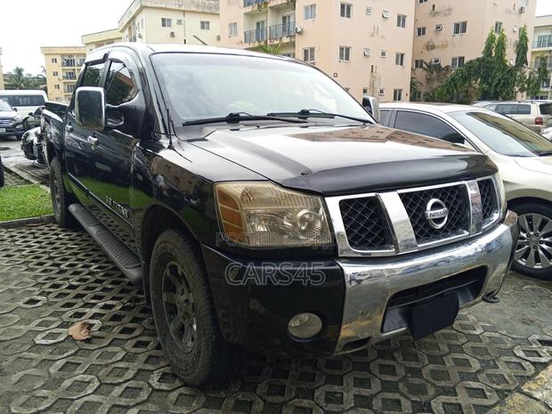 Nissan Titan Crew Cab LE 4WD 2005 Black