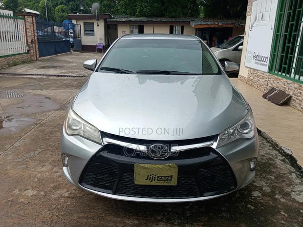Toyota Camry 2016 Silver