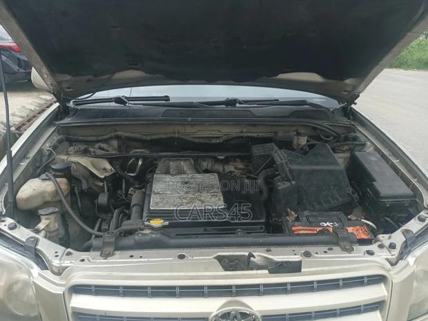 Toyota Highlander Limited V6 2002 Gold