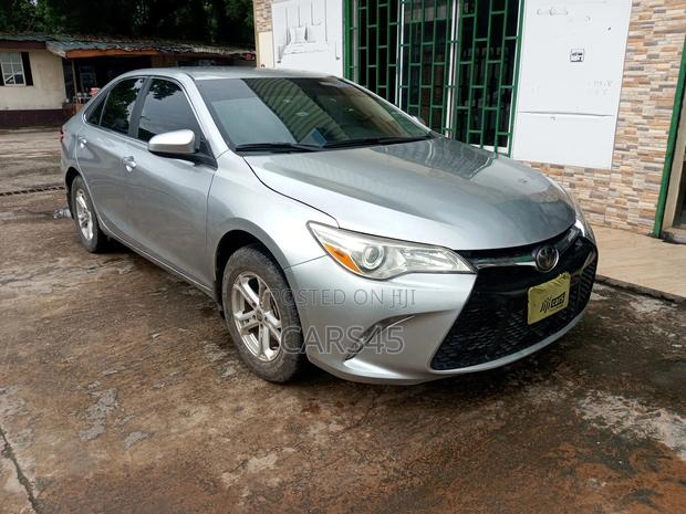 Toyota Camry 2016 Silver
