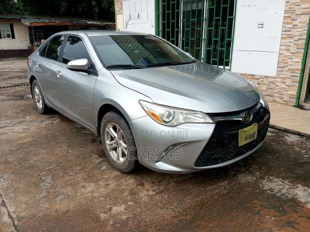 Toyota Camry 2016 Silver