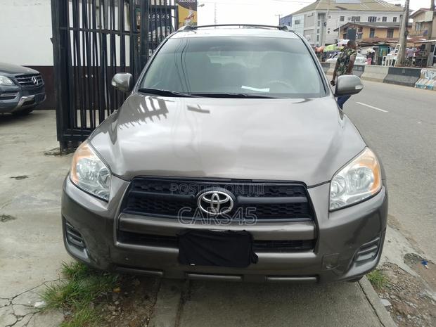 Toyota RAV4 2010 Gray