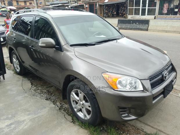Toyota RAV4 2010 Gray