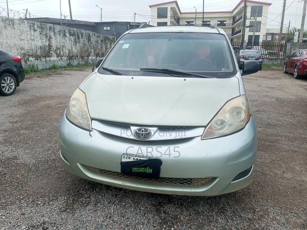Toyota Sienna 2007 Blue