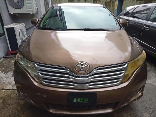 Toyota Venza 2010 Gold