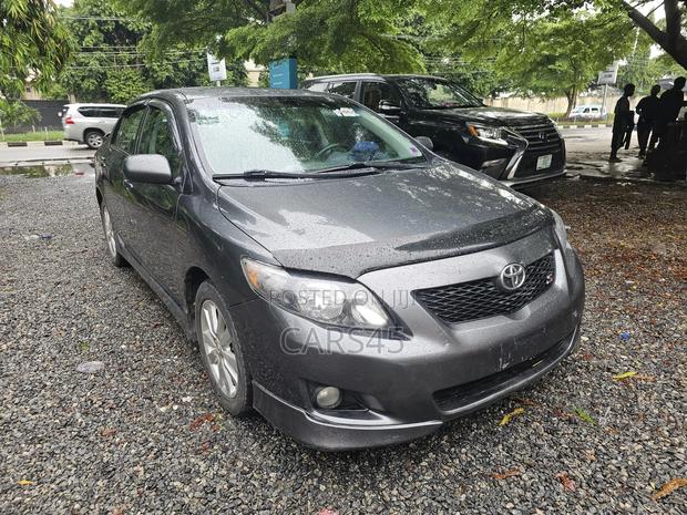 Toyota Corolla 2010 Gray