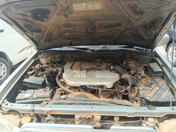Nissan Pathfinder 2001 Silver