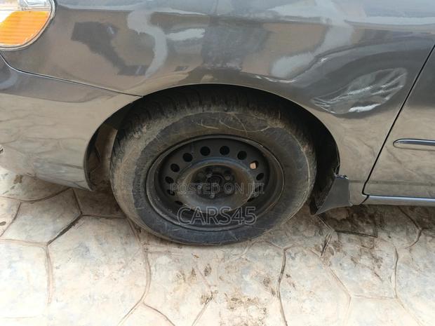 Toyota Corolla 2005 Gray