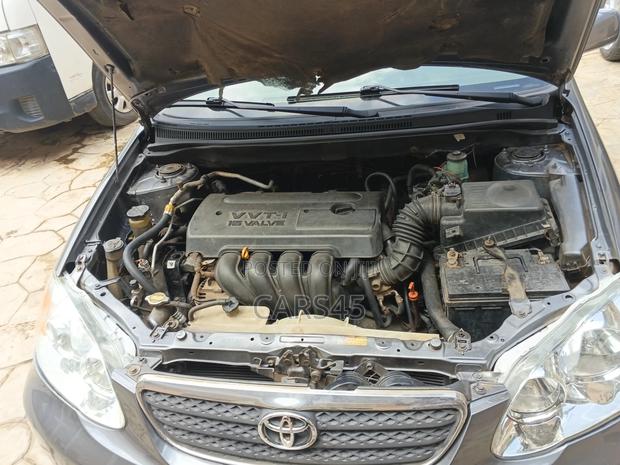 Toyota Corolla 2005 Gray