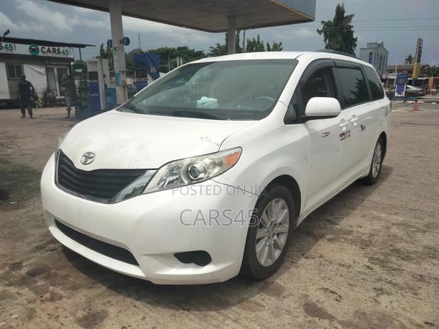 Toyota Sienna 2014 White