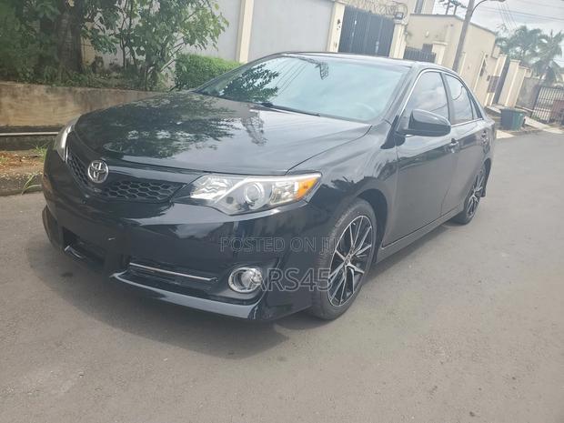 Toyota Camry SE 4dr Sedan (2.5L 4cyl 6A) 2014 Black