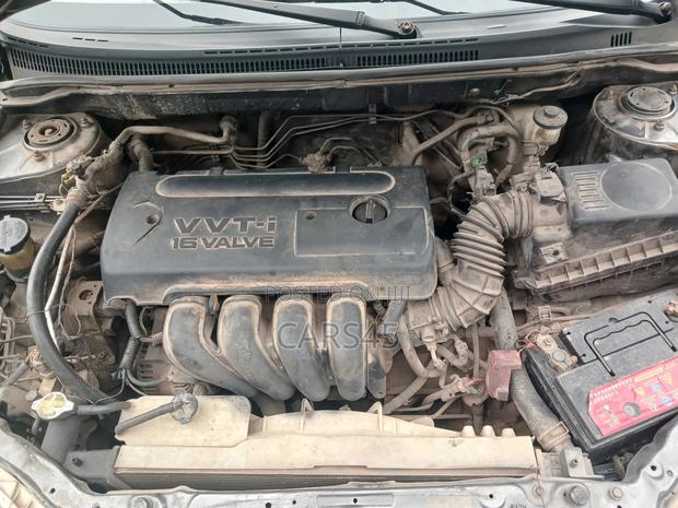 Toyota Corolla 2005 Gray