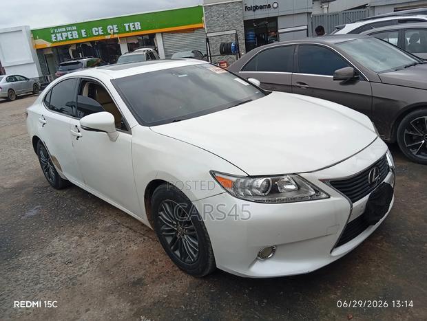 Lexus ES 2013 White