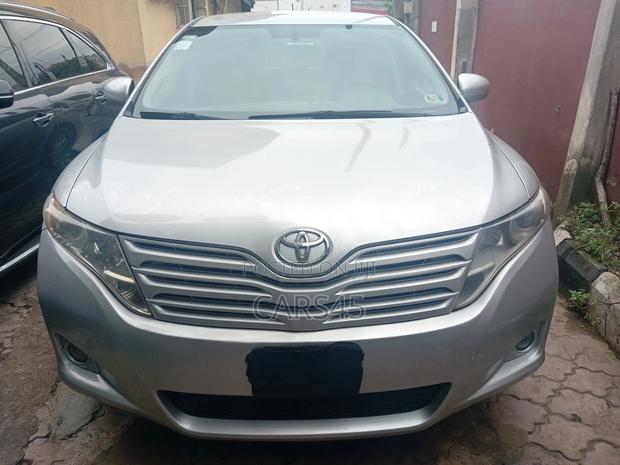 Toyota Venza 2011 Silver