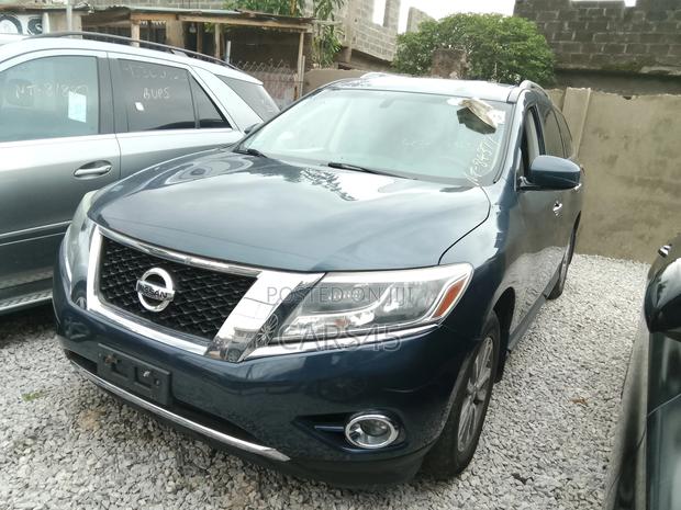 Nissan Pathfinder 2016 Blue