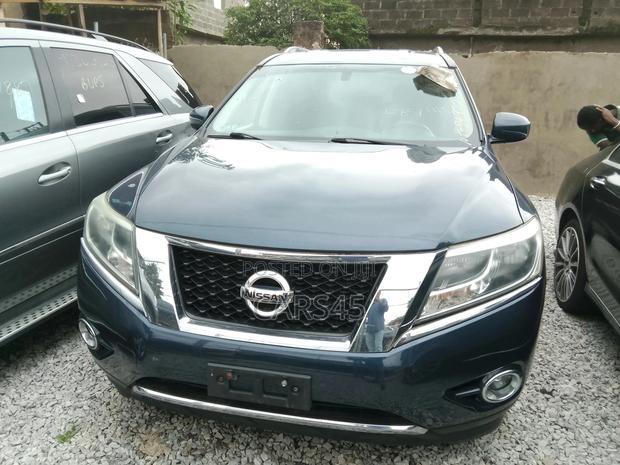 Nissan Pathfinder 2016 Blue