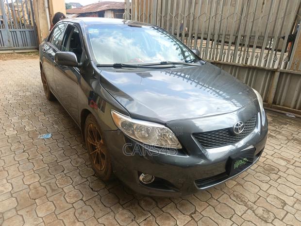 Toyota Corolla 2009 Gray