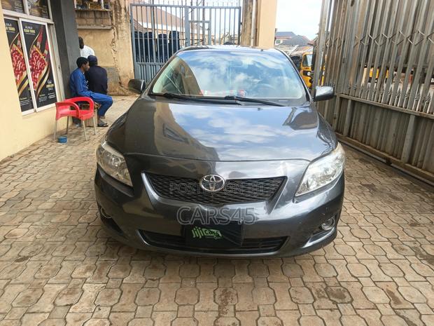 Toyota Corolla 2009 Gray