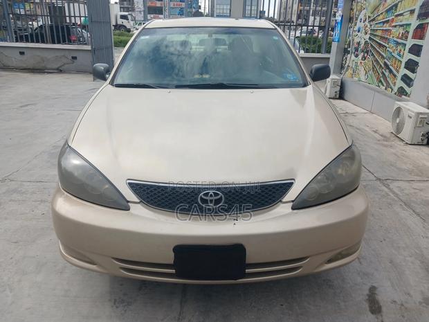 Toyota Camry 2006 Gold