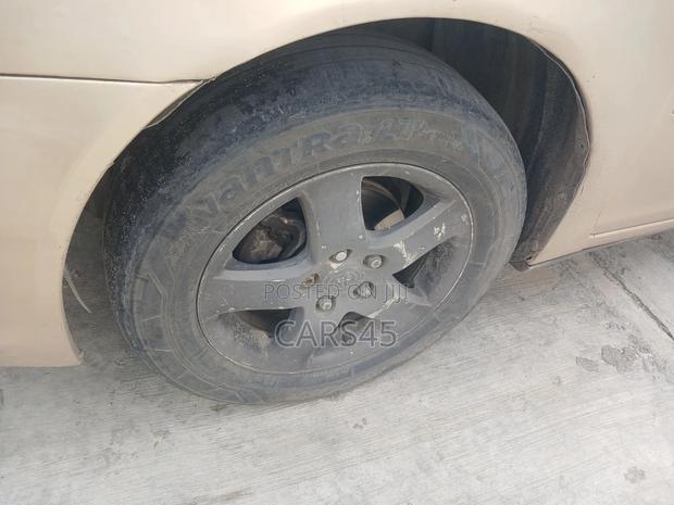 Toyota Camry 2006 Gold