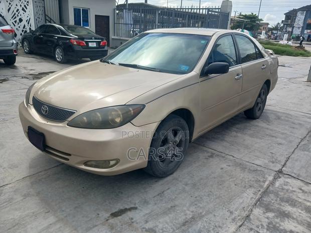 Toyota Camry 2006 Gold