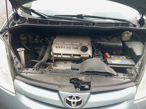 Toyota Sienna 2006 Silver