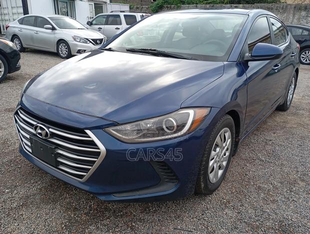 Hyundai Elantra Limited Sedan FWD (2.0L 4cyl 6A) 2017 Blue