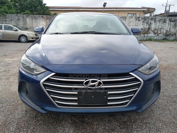 Hyundai Elantra Limited Sedan FWD (2.0L 4cyl 6A) 2017 Blue