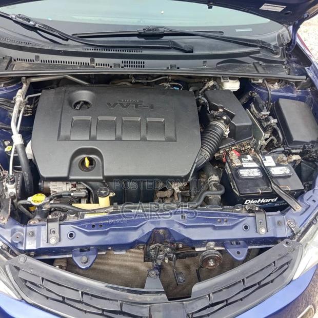 Toyota Corolla LE 4dr Sedan (1.8L 4cyl CVT) 2014 Blue