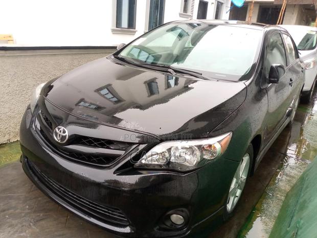 Toyota Corolla 2013 Black
