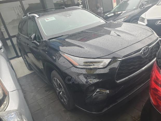 Toyota Highlander Limited 2022 Black
