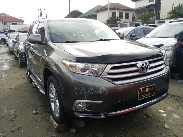 Toyota Highlander 3.5L 4WD 2013 Green