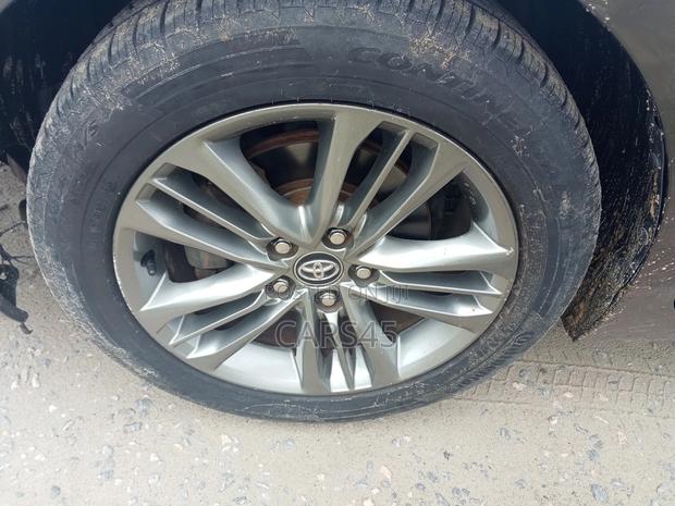 Toyota Camry SE 4dr Sedan (2.5L 4cyl 6A) 2016 Gray