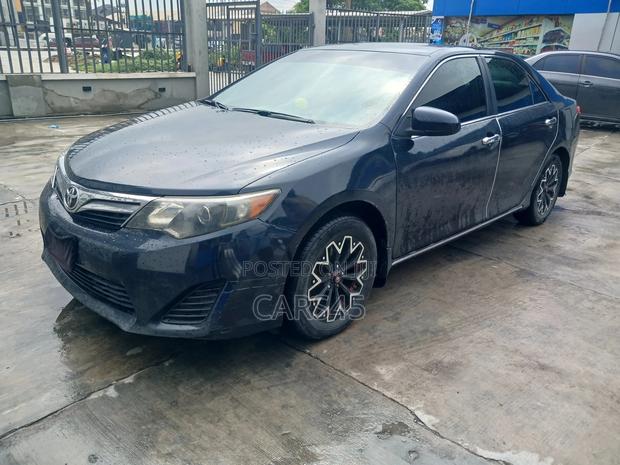 Toyota Camry LE 4dr Sedan (2.5L 4cyl 6A) 2013 Blue