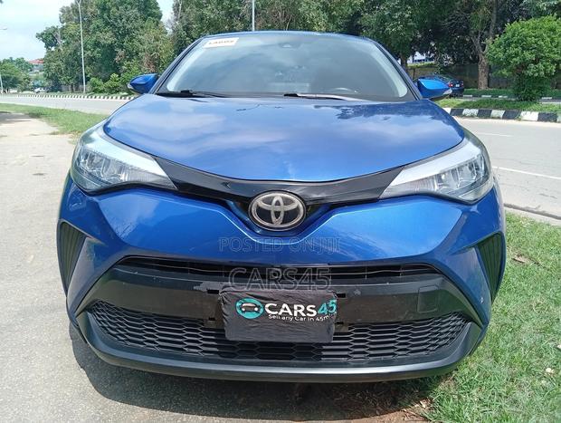 Toyota C-HR 2020 Blue