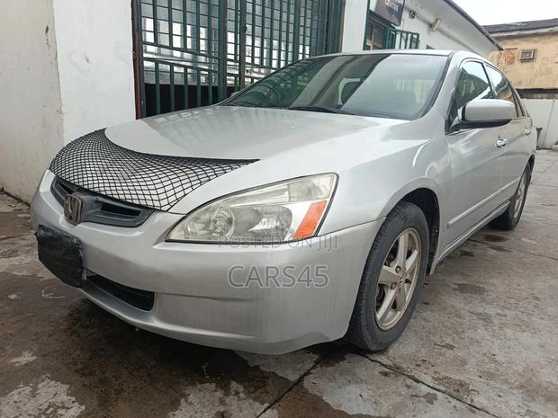 Honda Accord 2004 Silver