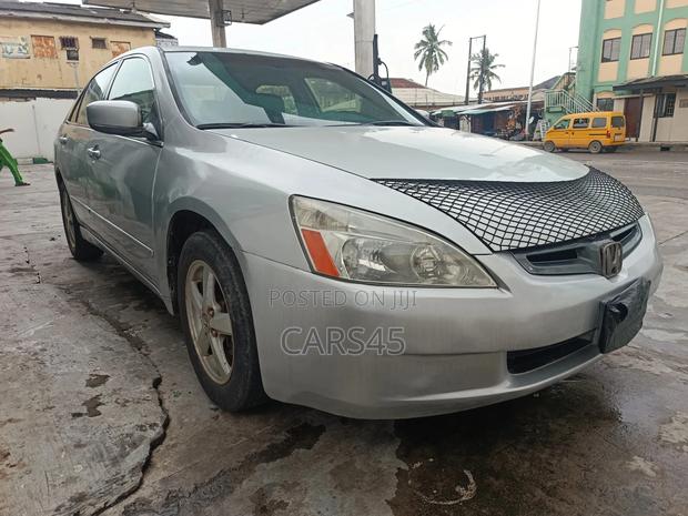 Honda Accord 2004 Silver